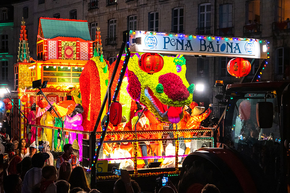Exposition des chars du corso - Fêtes de Bayonne