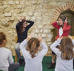 Séance de lecture La malle aux histoires LSF.